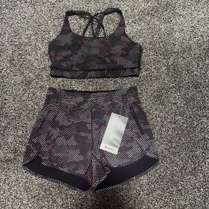 Lululemon Seawheeze reflective trackers shorts size 6 and bra size 8